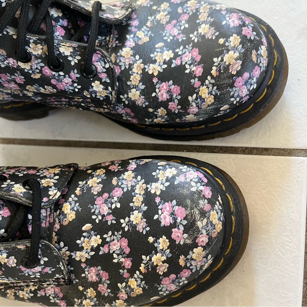 Dr Martens 1460 Pascal Mini Tydee Black Leather Floral Rare Boots Size Uk 6 US 8 - Picture 4 of 8